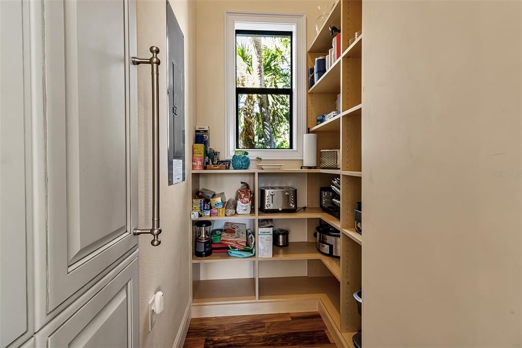 На продажу: $3,900,000 (4 спален, 4 ванн, 3536 Квадратных фут)