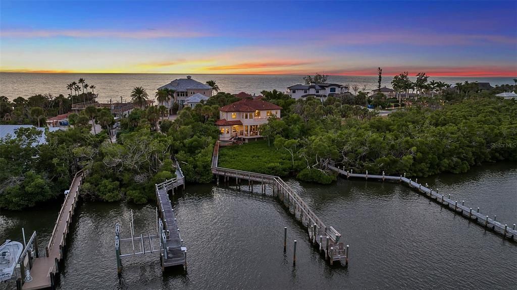 На продажу: $3,900,000 (4 спален, 4 ванн, 3536 Квадратных фут)