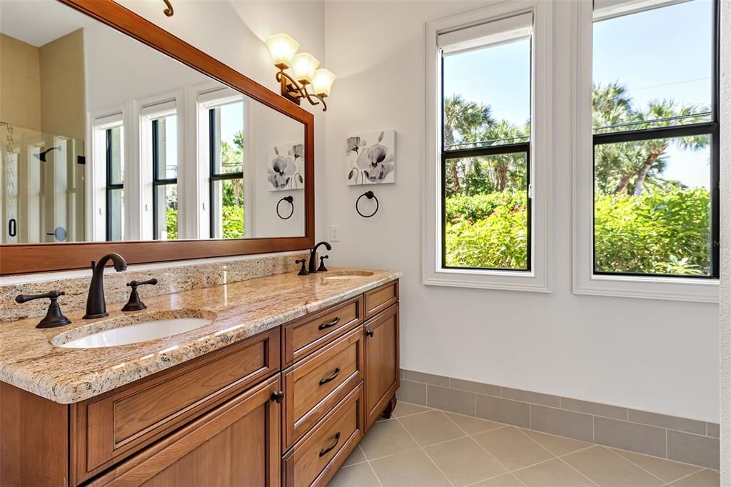 На продажу: $3,900,000 (4 спален, 4 ванн, 3536 Квадратных фут)