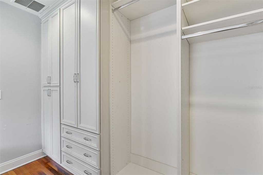 For Rent: $4,500 (4 beds, 3 baths, 4142 Square Feet)