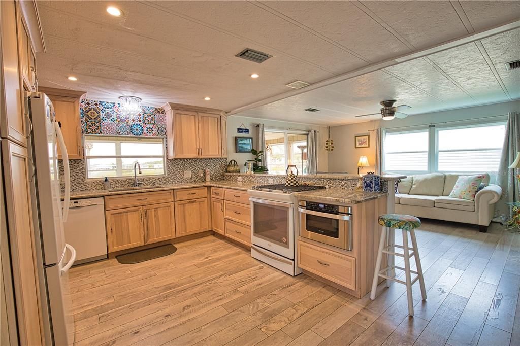 For Sale: $219,000 (2 beds, 2 baths, 1296 Square Feet)