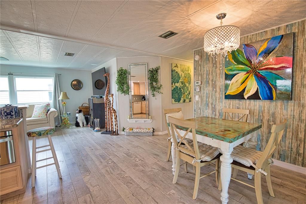 For Sale: $219,000 (2 beds, 2 baths, 1296 Square Feet)