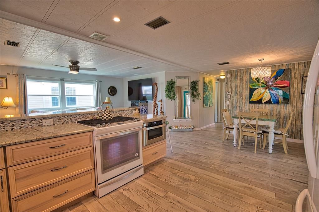 For Sale: $219,000 (2 beds, 2 baths, 1296 Square Feet)