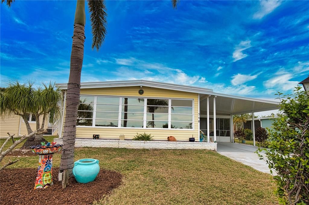 For Sale: $219,000 (2 beds, 2 baths, 1296 Square Feet)