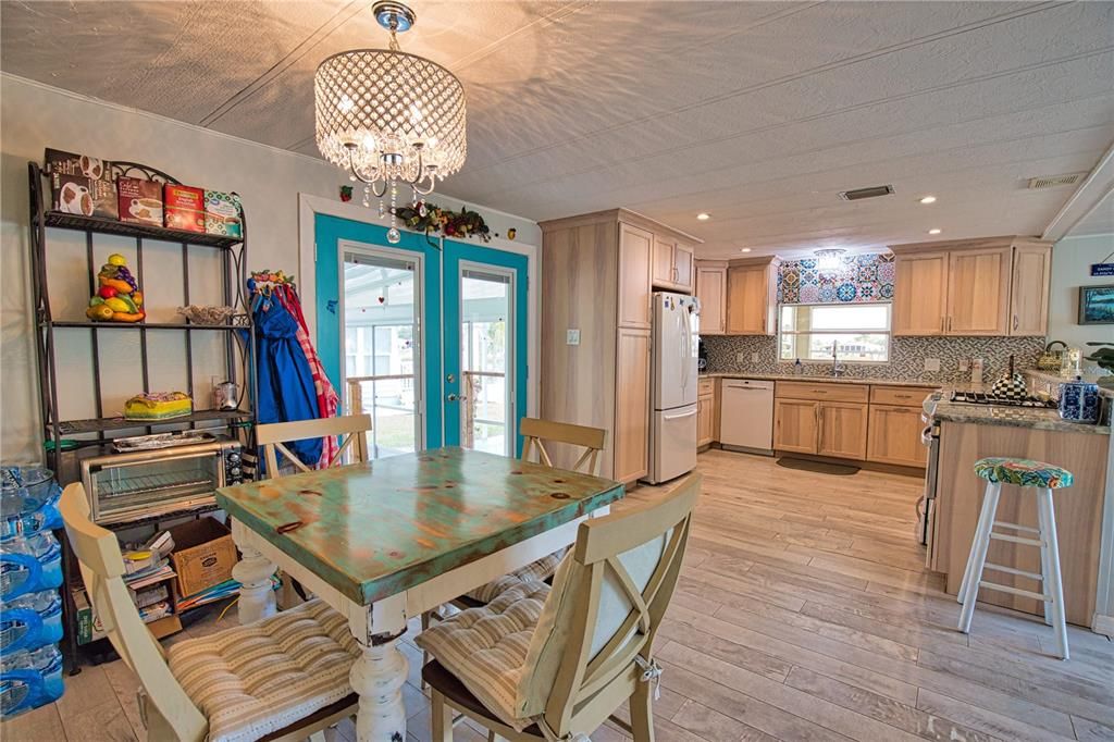 For Sale: $219,000 (2 beds, 2 baths, 1296 Square Feet)