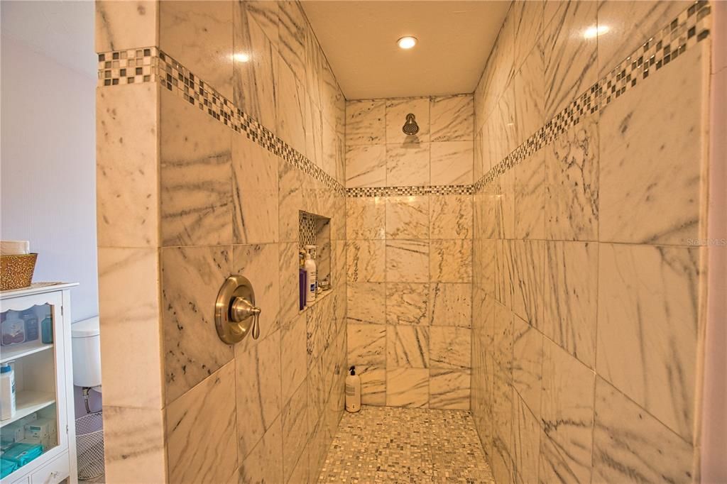 For Sale: $219,000 (2 beds, 2 baths, 1296 Square Feet)