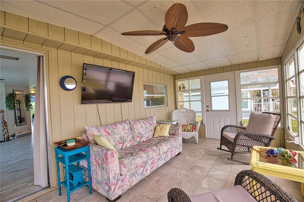 For Sale: $219,000 (2 beds, 2 baths, 1296 Square Feet)