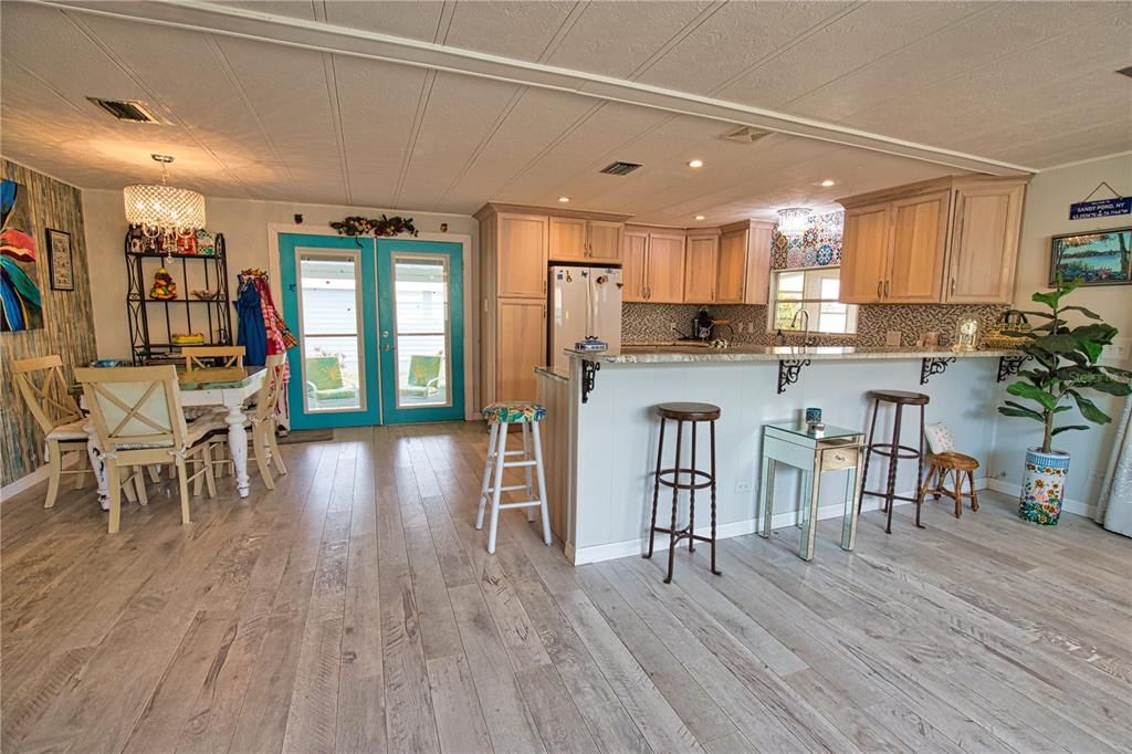 For Sale: $219,000 (2 beds, 2 baths, 1296 Square Feet)