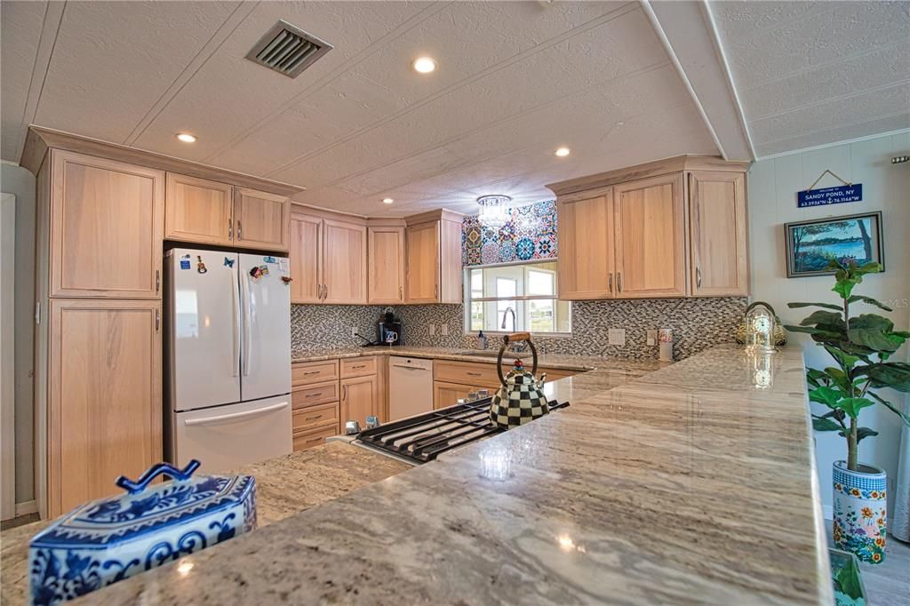 For Sale: $219,000 (2 beds, 2 baths, 1296 Square Feet)