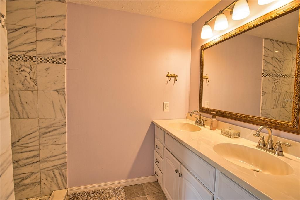 For Sale: $219,000 (2 beds, 2 baths, 1296 Square Feet)