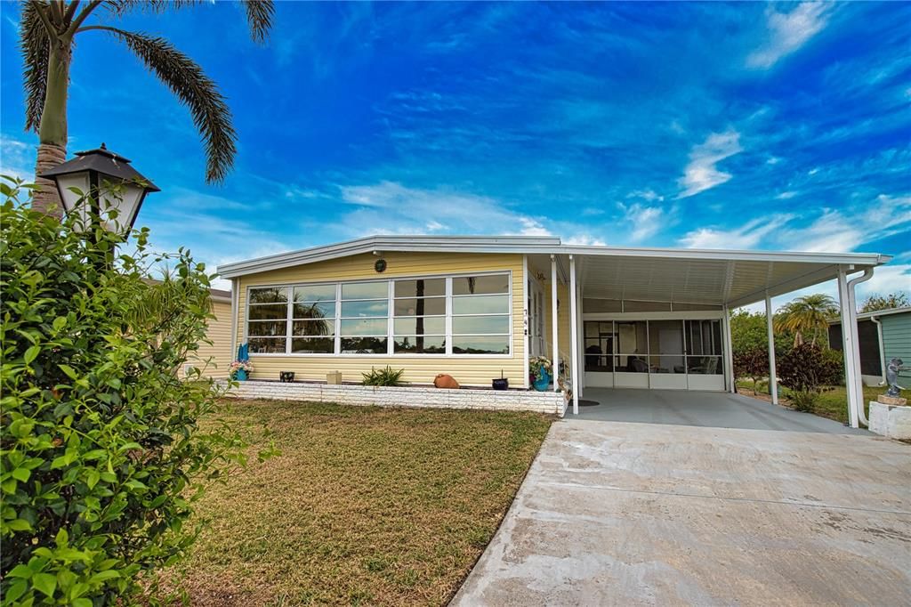 For Sale: $219,000 (2 beds, 2 baths, 1296 Square Feet)