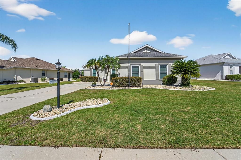 Active With Contract: $349,900 (3 beds, 2 baths, 1634 Square Feet)