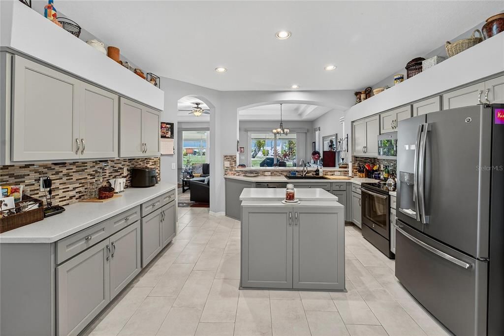 Active With Contract: $349,900 (3 beds, 2 baths, 1634 Square Feet)