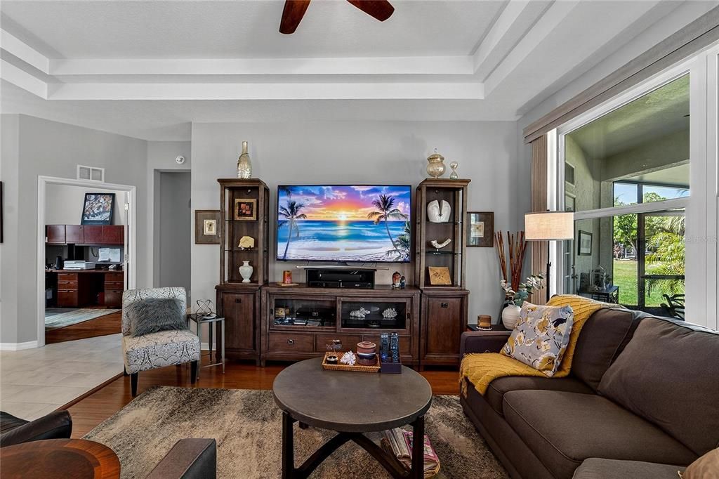 Active With Contract: $349,900 (3 beds, 2 baths, 1634 Square Feet)