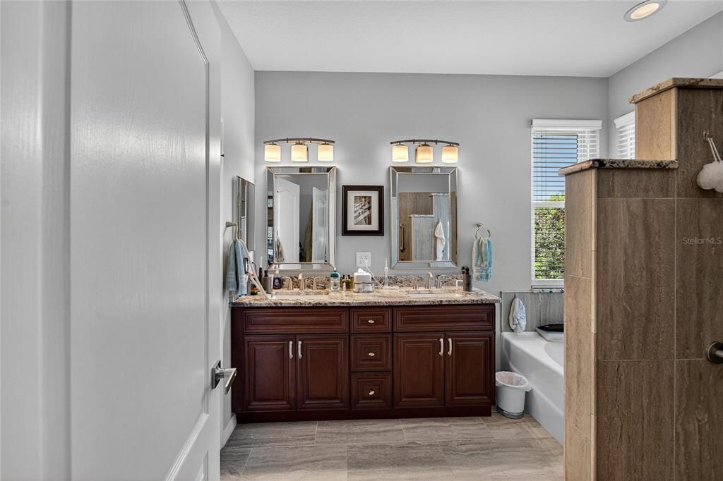 Active With Contract: $349,900 (3 beds, 2 baths, 1634 Square Feet)