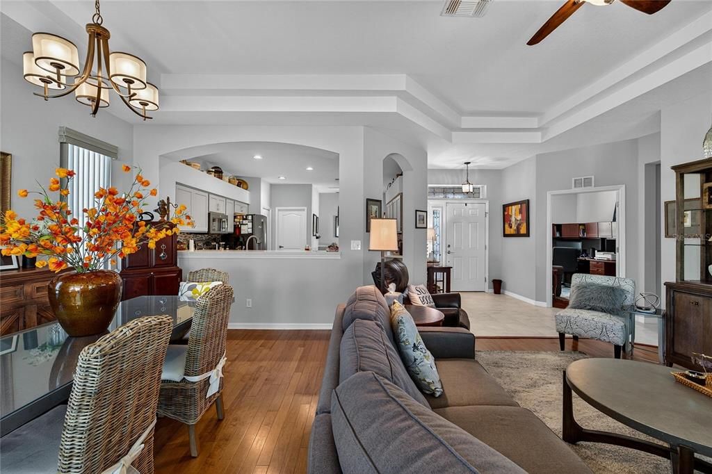 Active With Contract: $349,900 (3 beds, 2 baths, 1634 Square Feet)