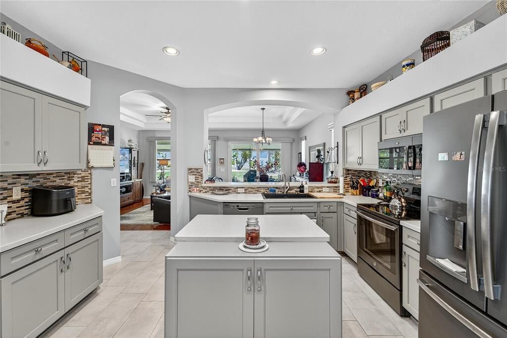 Active With Contract: $349,900 (3 beds, 2 baths, 1634 Square Feet)