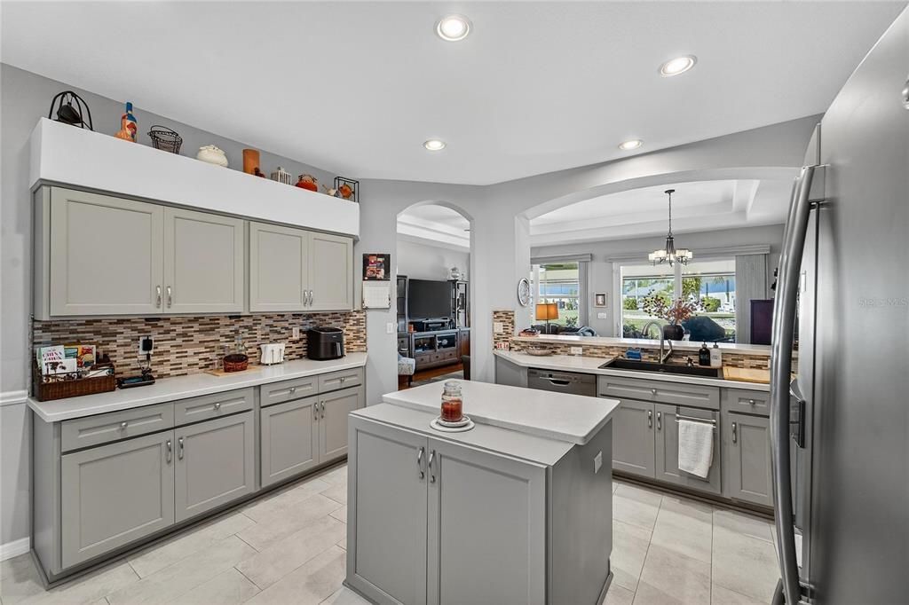 Active With Contract: $349,900 (3 beds, 2 baths, 1634 Square Feet)