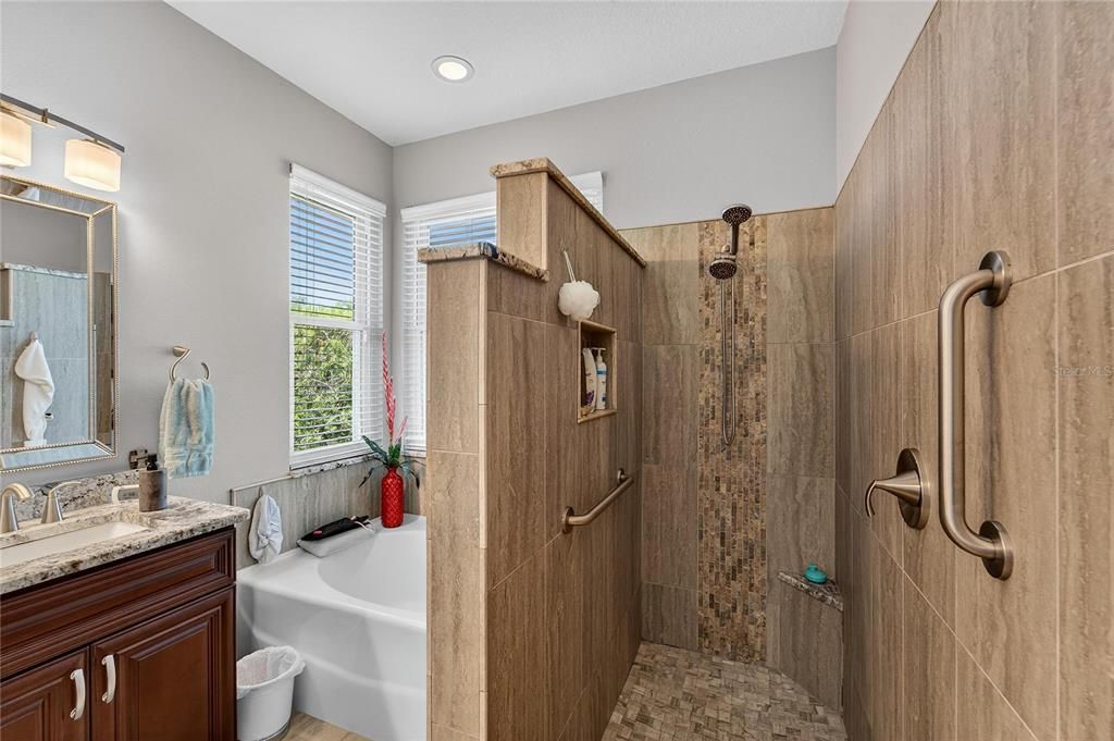 Active With Contract: $349,900 (3 beds, 2 baths, 1634 Square Feet)