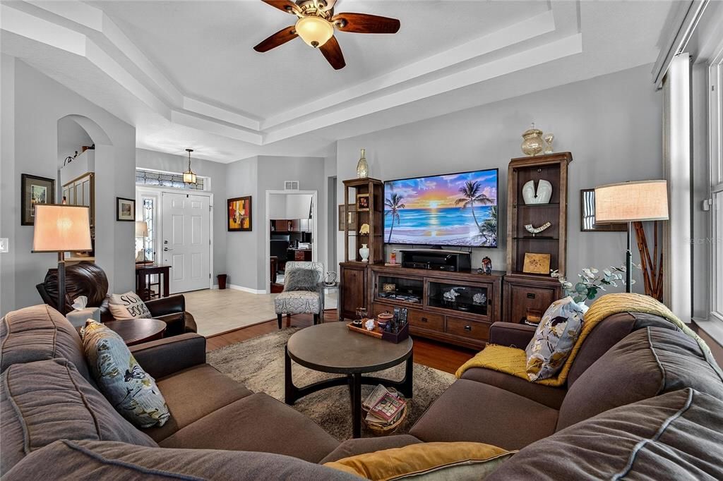 Active With Contract: $349,900 (3 beds, 2 baths, 1634 Square Feet)