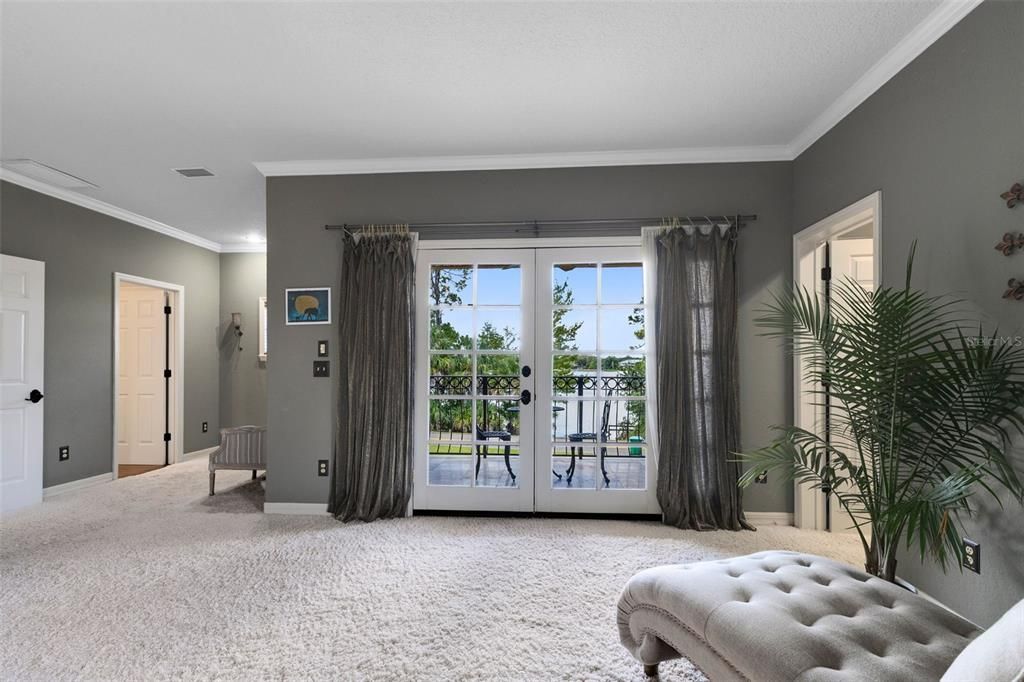 Active With Contract: $1,100,000 (4 beds, 5 baths, 6348 Square Feet)