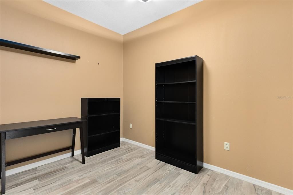 Active With Contract: $1,100,000 (4 beds, 5 baths, 6348 Square Feet)