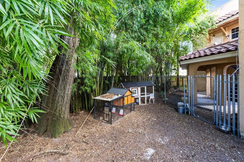 Active With Contract: $1,100,000 (4 beds, 5 baths, 6348 Square Feet)