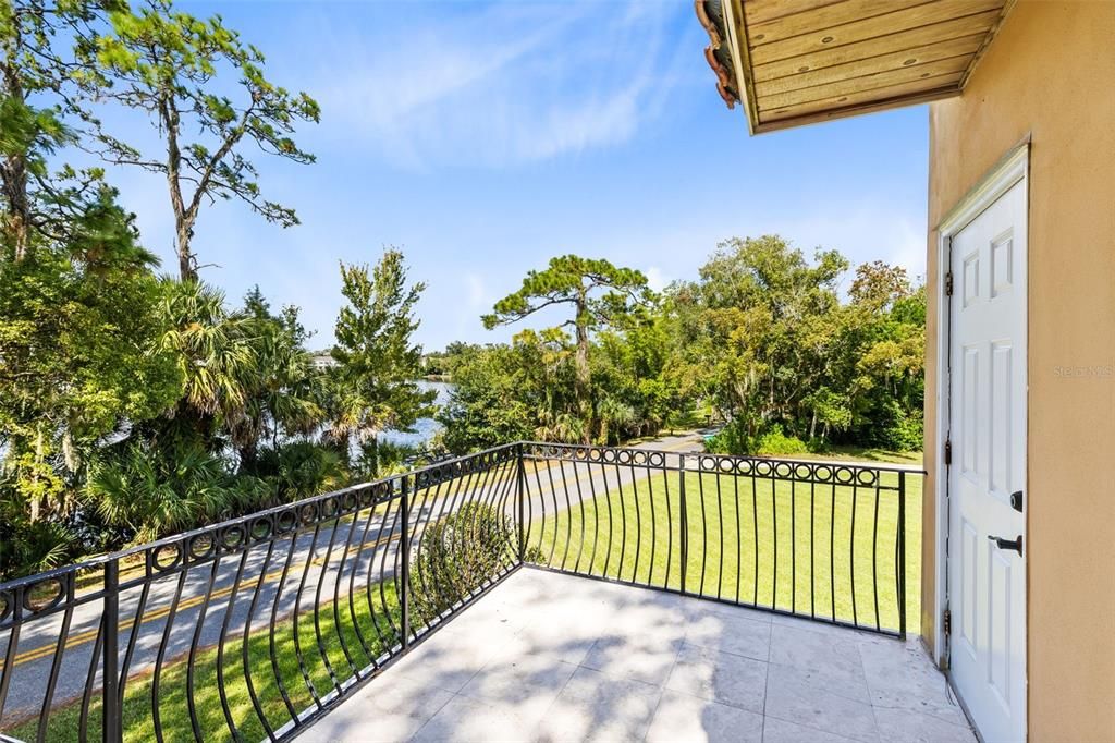 Active With Contract: $1,100,000 (4 beds, 5 baths, 6348 Square Feet)