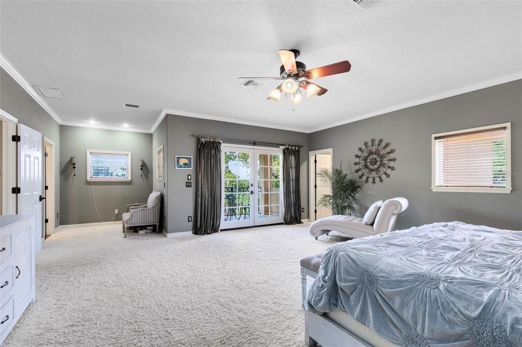 Active With Contract: $1,100,000 (4 beds, 5 baths, 6348 Square Feet)