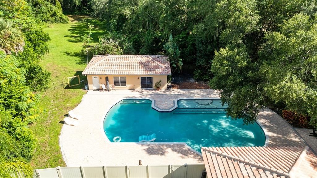 Active With Contract: $1,100,000 (4 beds, 5 baths, 6348 Square Feet)