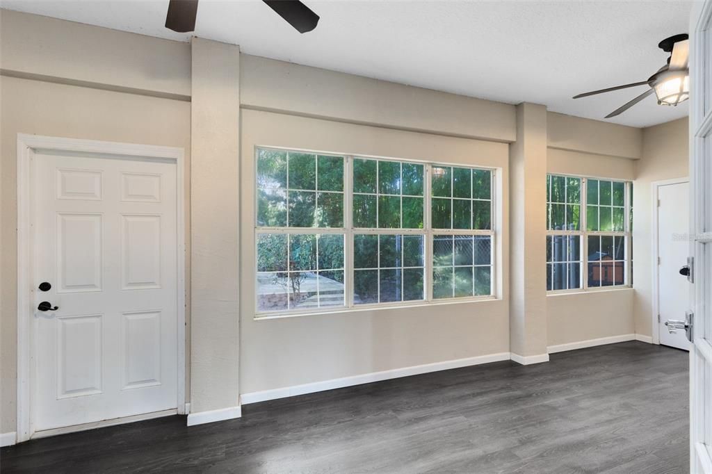 Active With Contract: $1,100,000 (4 beds, 5 baths, 6348 Square Feet)