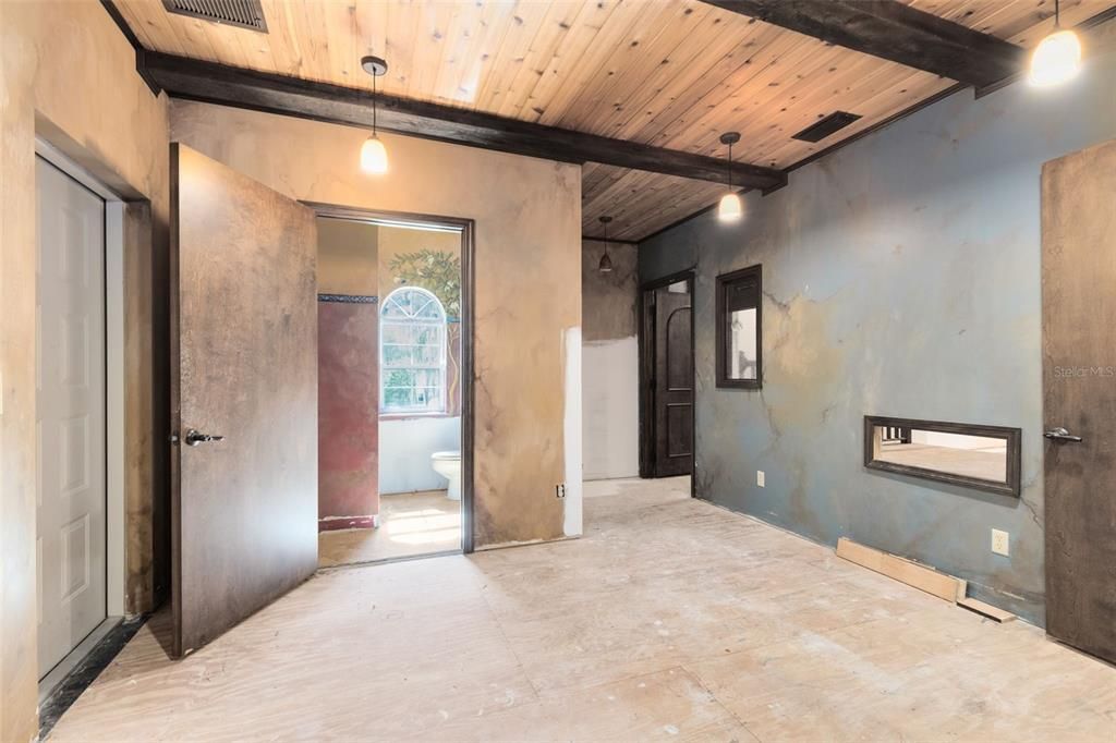 Active With Contract: $1,100,000 (4 beds, 5 baths, 6348 Square Feet)