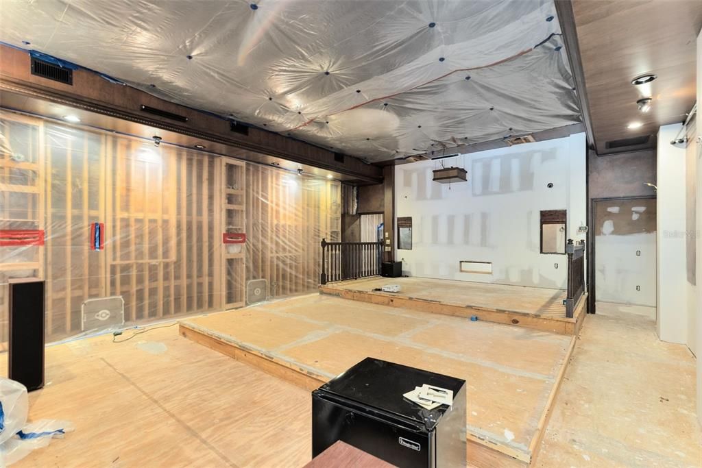 Active With Contract: $1,100,000 (4 beds, 5 baths, 6348 Square Feet)