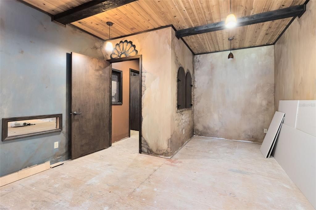 Active With Contract: $1,100,000 (4 beds, 5 baths, 6348 Square Feet)