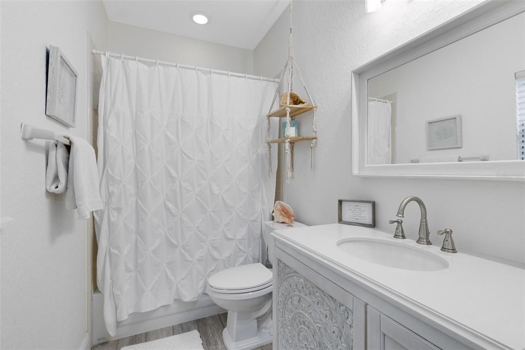 Active With Contract: $1,100,000 (4 beds, 5 baths, 6348 Square Feet)