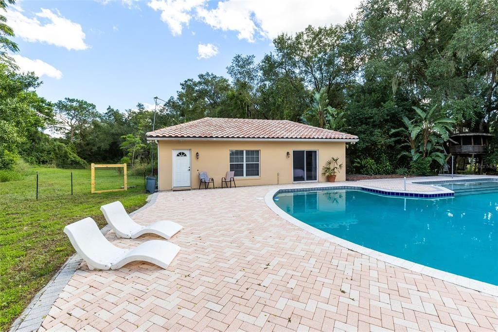 Active With Contract: $1,100,000 (4 beds, 5 baths, 6348 Square Feet)