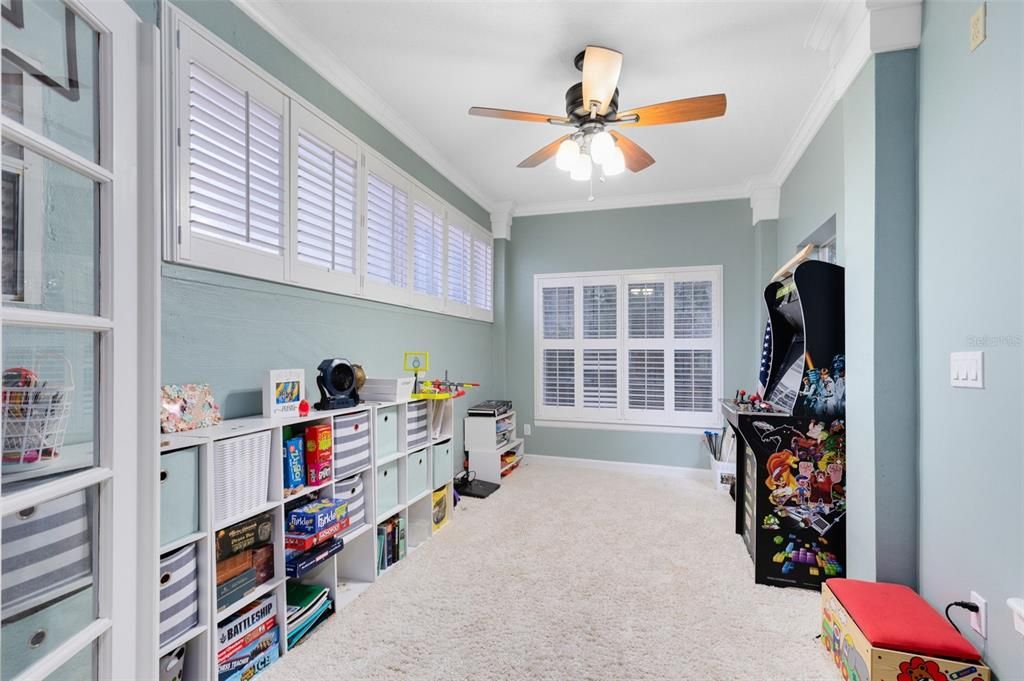 Active With Contract: $1,100,000 (4 beds, 5 baths, 6348 Square Feet)