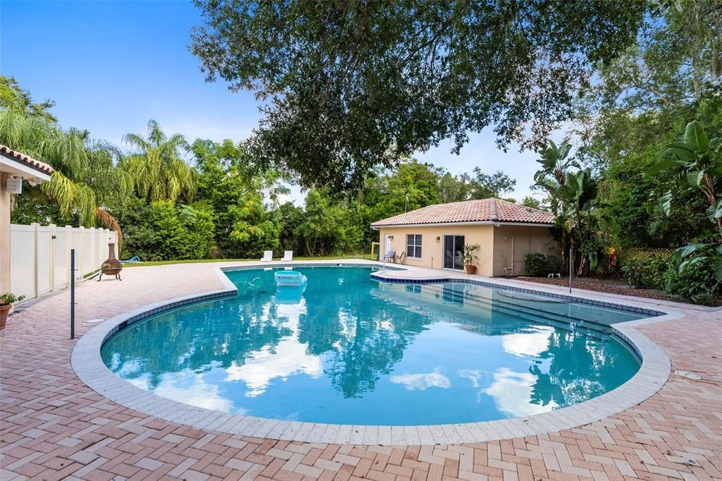 Active With Contract: $1,100,000 (4 beds, 5 baths, 6348 Square Feet)