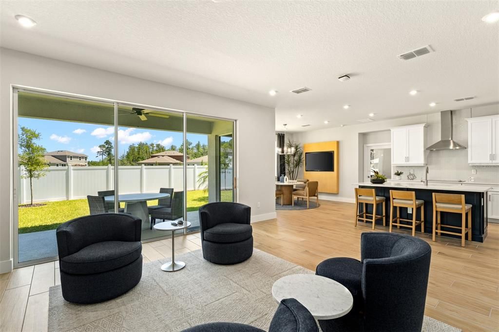 Под контрактом: $696,990 (4 спален, 3 ванн, 2240 Квадратных фут)