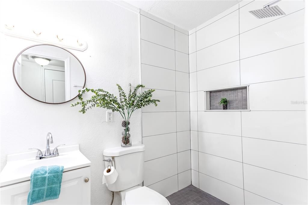 Active With Contract: $360,000 (4 beds, 3 baths, 1652 Square Feet)