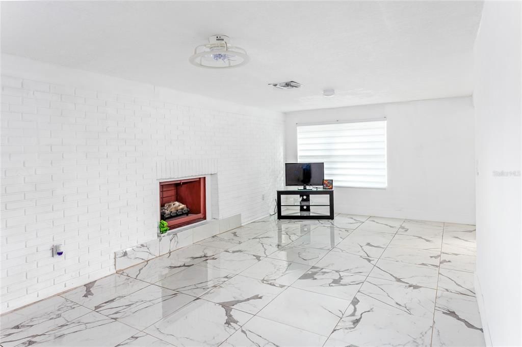 Active With Contract: $360,000 (4 beds, 3 baths, 1652 Square Feet)