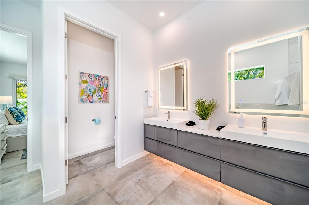 For Sale: $2,499,900 (6 beds, 6 baths, 3697 Square Feet)