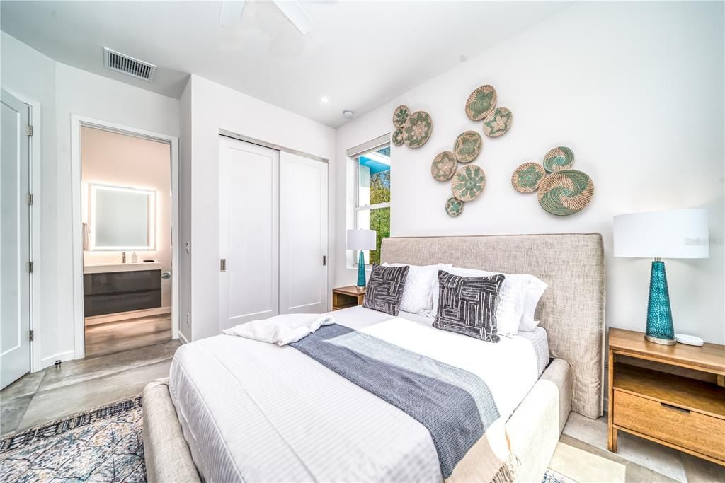 For Sale: $2,499,900 (6 beds, 6 baths, 3697 Square Feet)