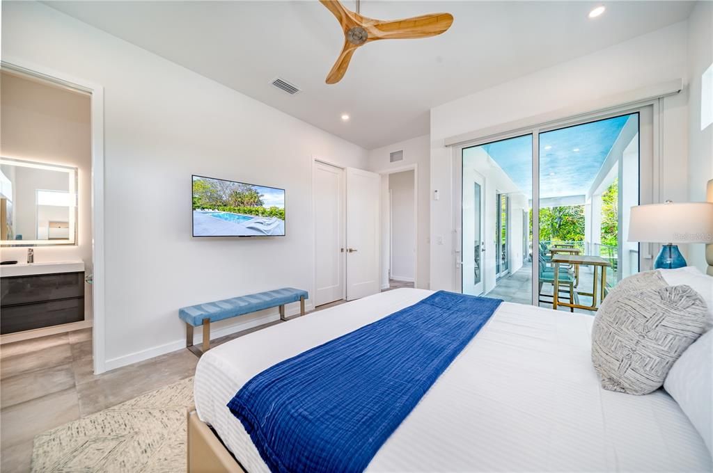 For Sale: $2,499,900 (6 beds, 6 baths, 3697 Square Feet)