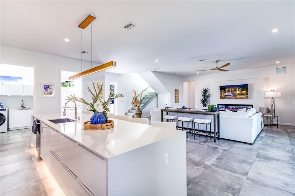 For Sale: $2,499,900 (6 beds, 6 baths, 3697 Square Feet)