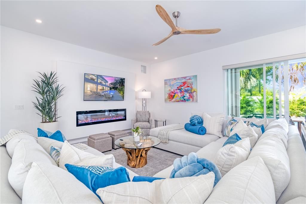 For Sale: $2,499,900 (6 beds, 6 baths, 3697 Square Feet)