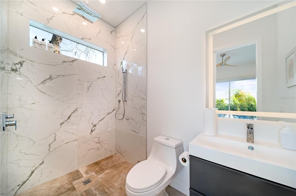 For Sale: $2,499,900 (6 beds, 6 baths, 3697 Square Feet)