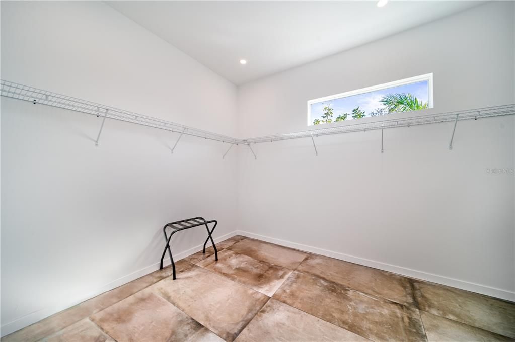 For Sale: $2,499,900 (6 beds, 6 baths, 3697 Square Feet)