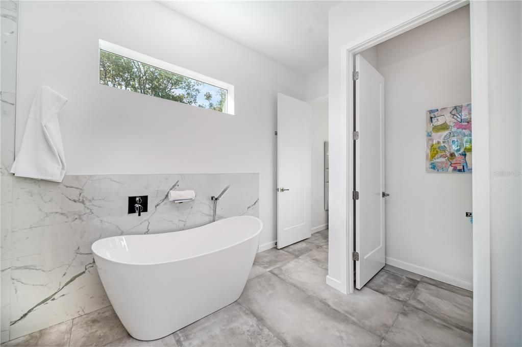 For Sale: $2,499,900 (6 beds, 6 baths, 3697 Square Feet)