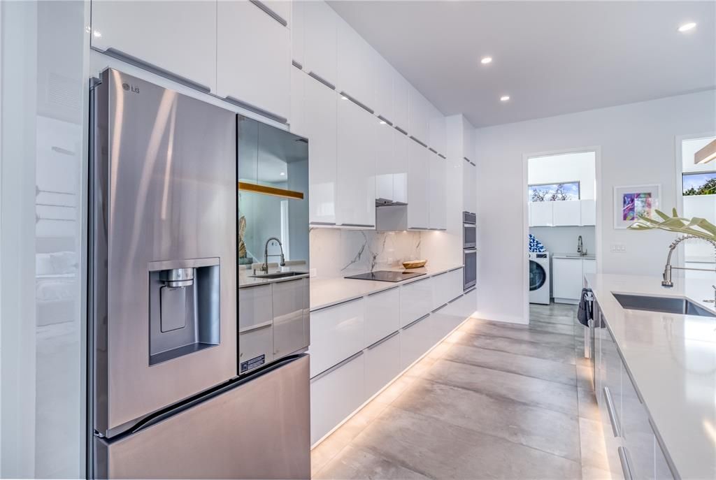 For Sale: $2,499,900 (6 beds, 6 baths, 3697 Square Feet)